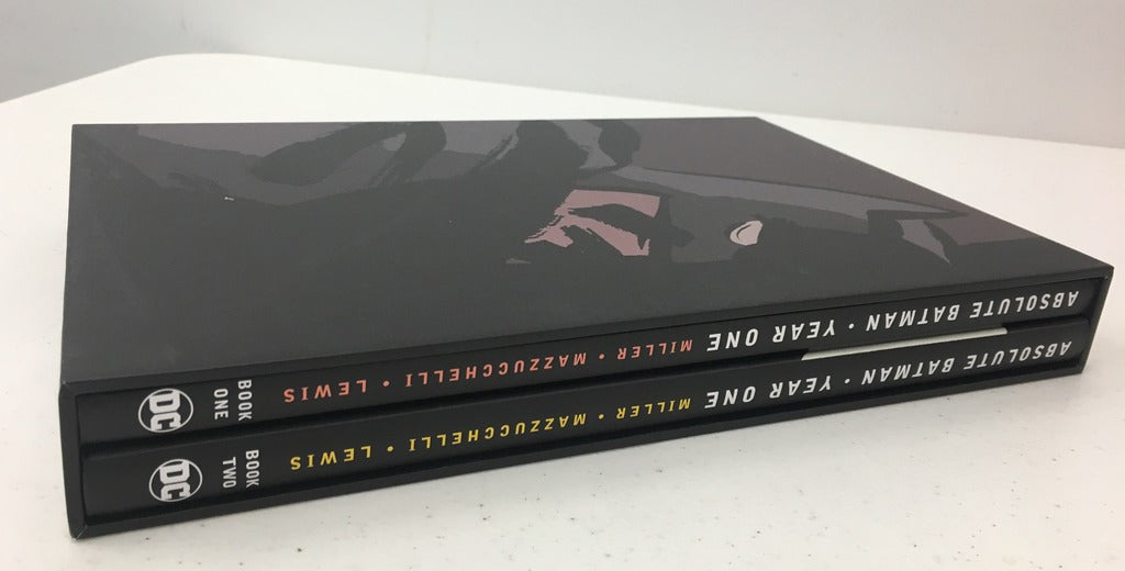 洋書 Batman Year One Absolute Edition DC Comics Absolute Batman Year One Hardcover Books - Zavvi UK